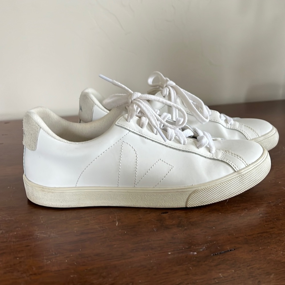Solid White Veja